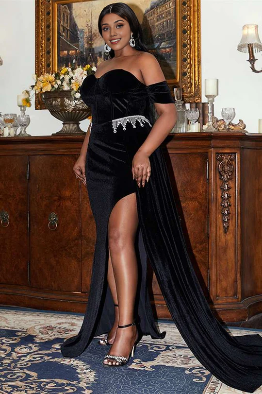 Vestido largo de terciopelo sin tirantes, de talla grande, con hombros descubiertos y cola incorporada